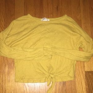 Knitted yellow long sleeve